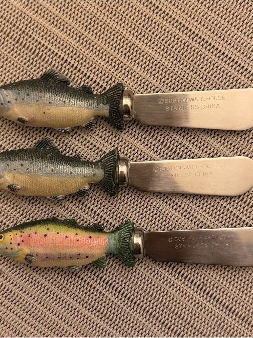Boston Warehouse Rainbow Trout Fish Handle Spreaders - Green, Yellow, Pink